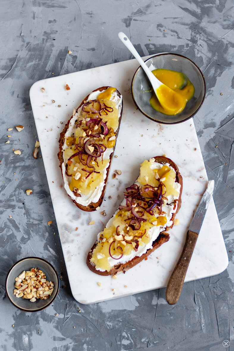 food.enthusiast | Einfaches Herbst-Rezept: Belegte Brote mit Apfelchutney