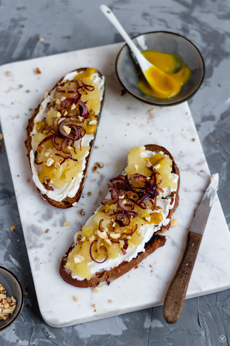 food.enthusiast | Einfaches Herbst-Rezept: Belegte Brote mit Apfelchutney