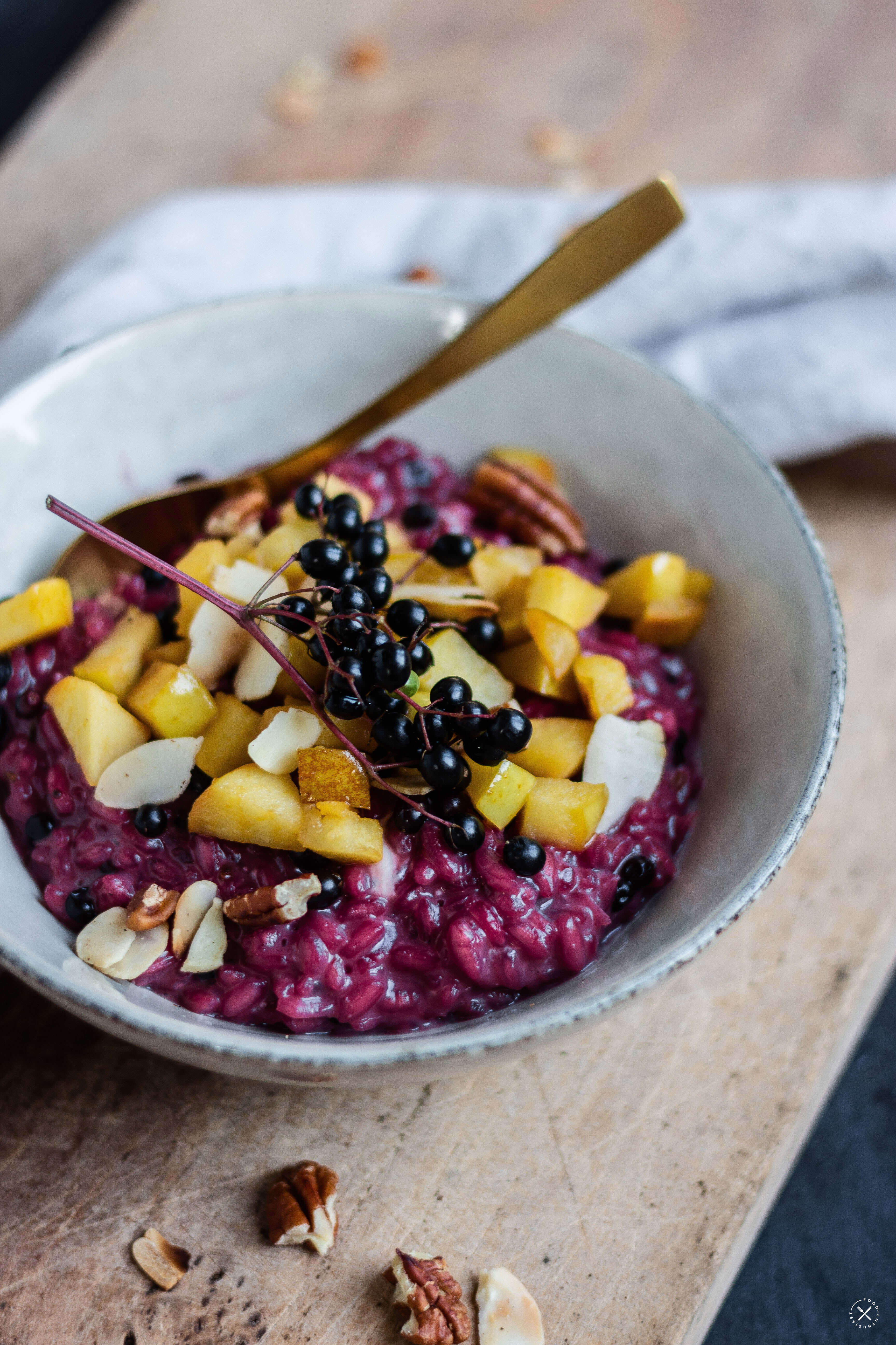 food.enthusiast | Hallo Herbst: Risotto mit Holunderbeeren
