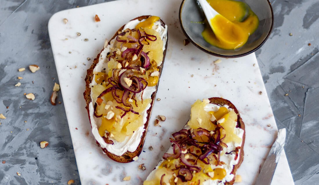 food.enthusiast | Einfaches Herbst-Rezept: Belegte Brote mit Apfelchutney