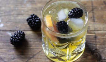 Einfache Cocktails mit Eistee – auf den Sommer!