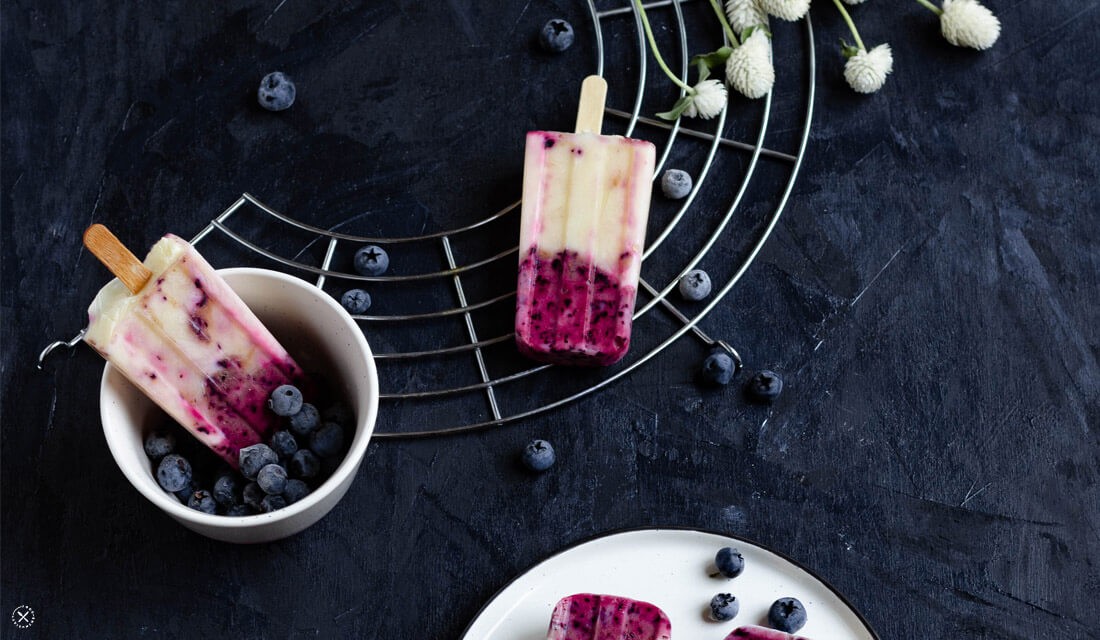 food.enthusiast | Eis am Stiel selber machen: Vegane Blaubeer-Popsicles