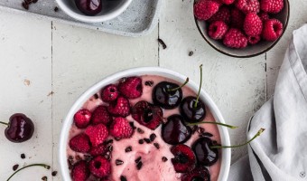 Nicecream mit Himbeeren – super fruchtiges Bananeneis